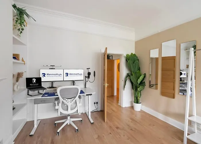 Modern Elegance In Paddington